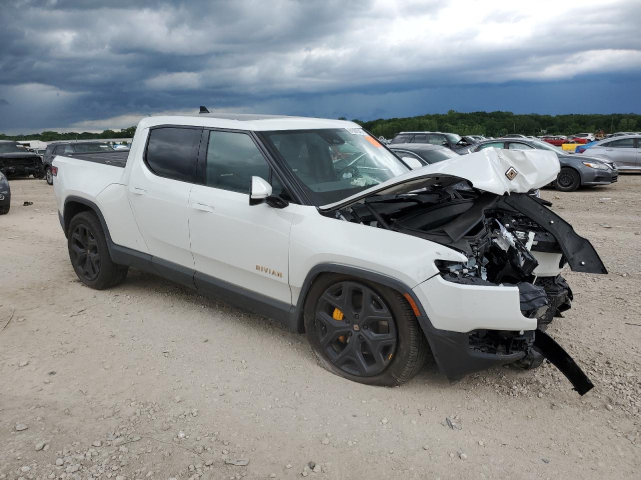 RIVIAN R1T ADVENTURE