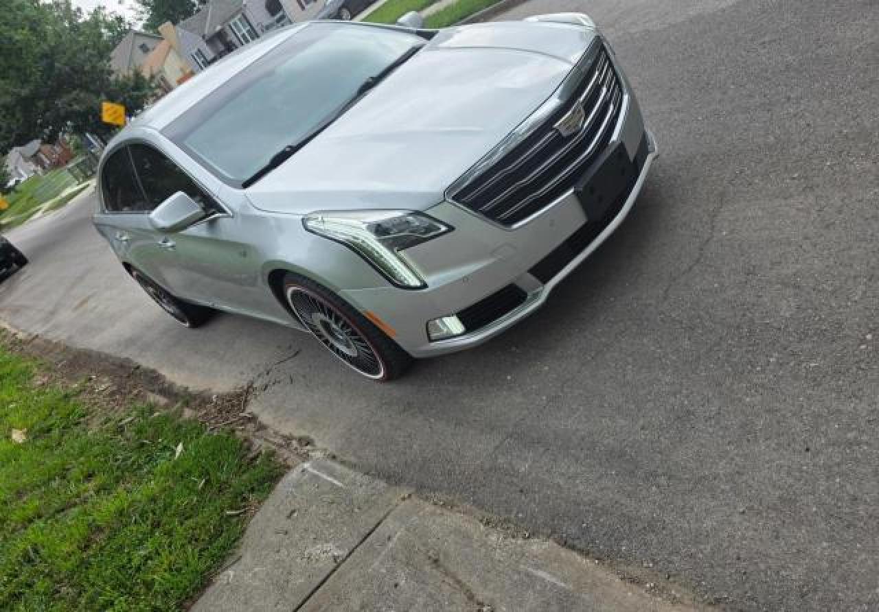 CADILLAC XTS LUXURY