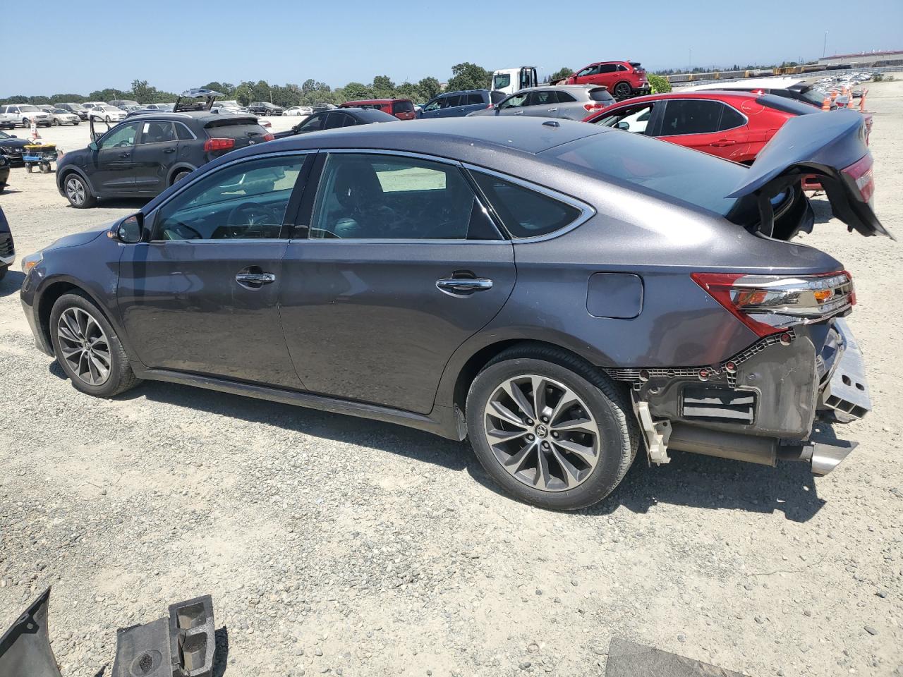 TOYOTA AVALON XLE