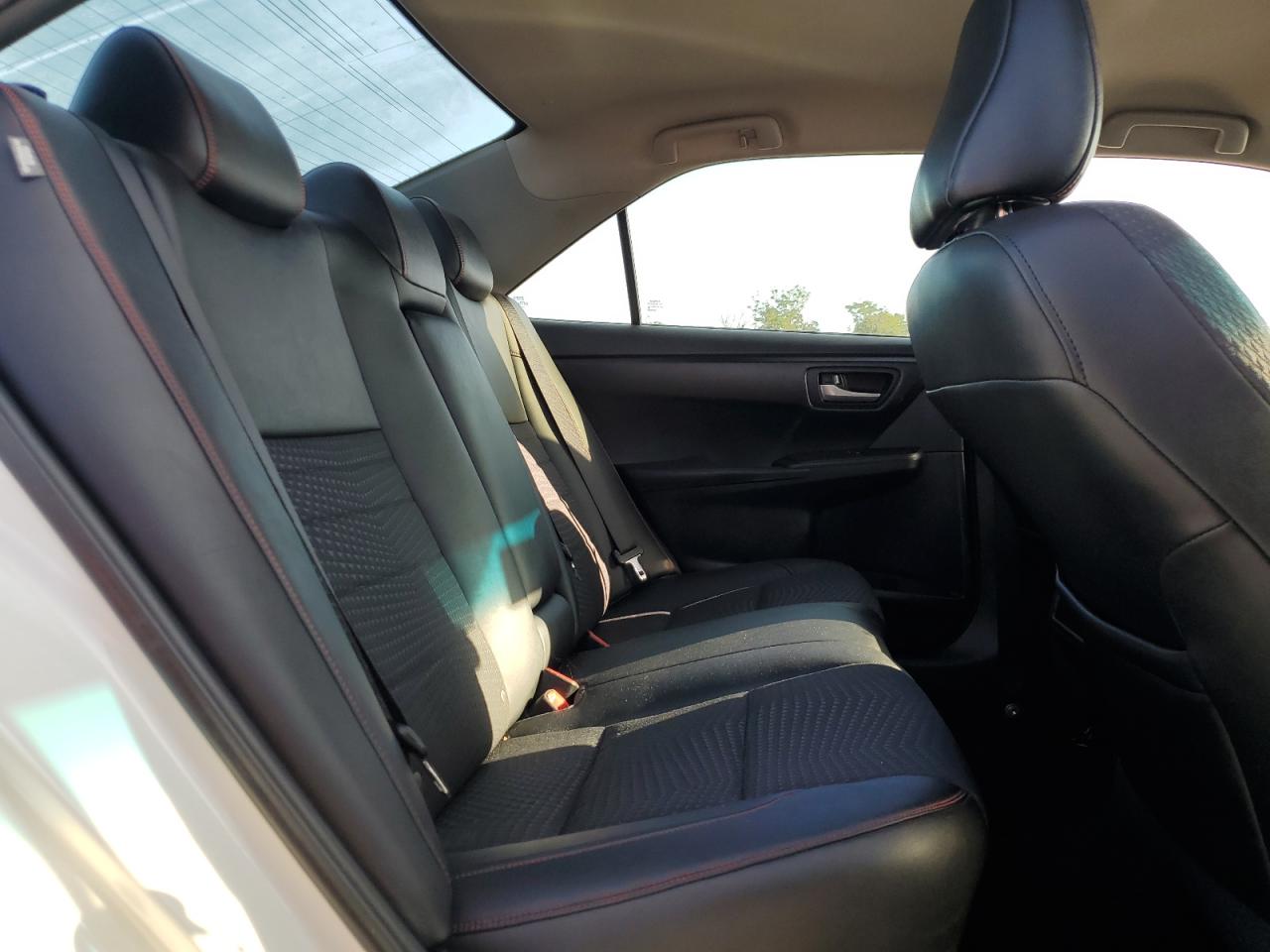 Toyota Camry le 2015