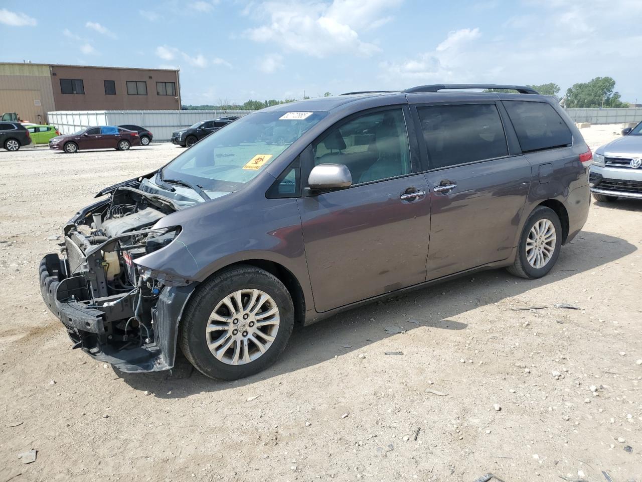 TOYOTA SIENNA XLE