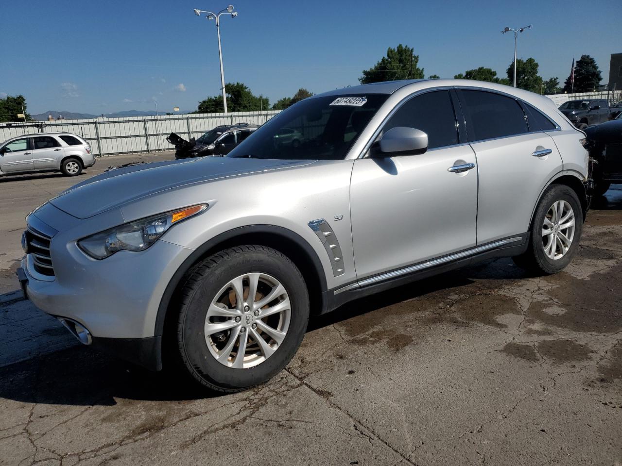 INFINITI QX70
