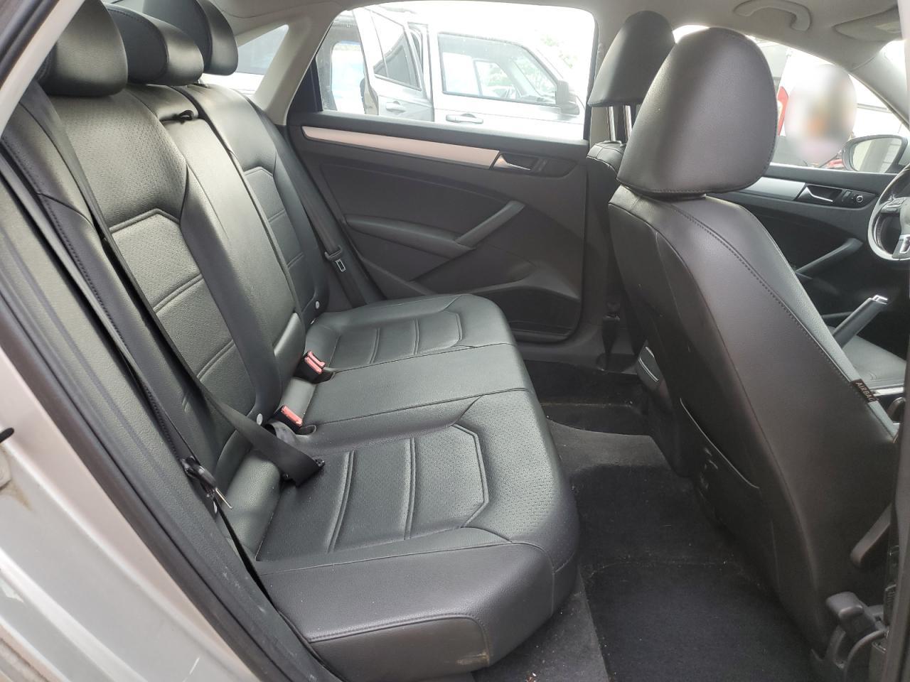 VOLKSWAGEN PASSAT SE