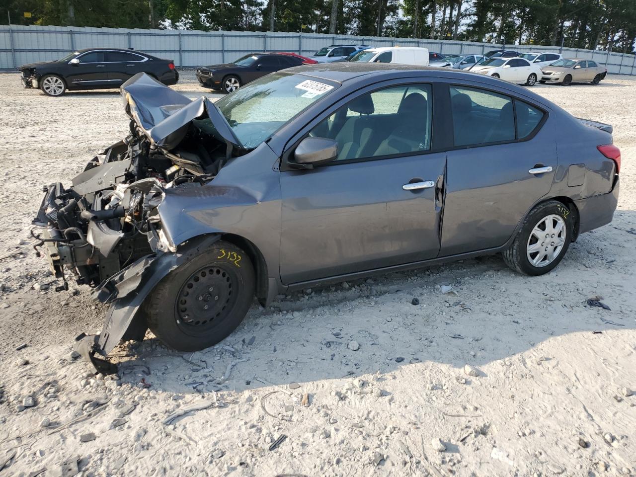 NISSAN VERSA S