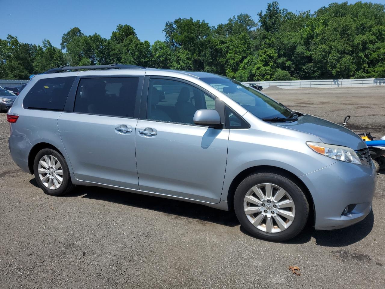 TOYOTA SIENNA XLE