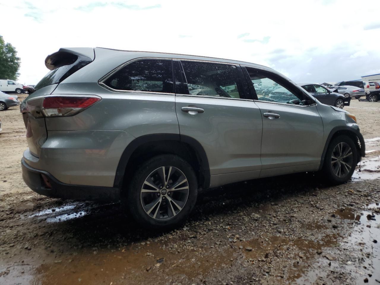 TOYOTA HIGHLANDER XLE