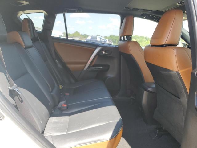 2018 TOYOTA RAV4 SE JTMJFREV5JJ205028
