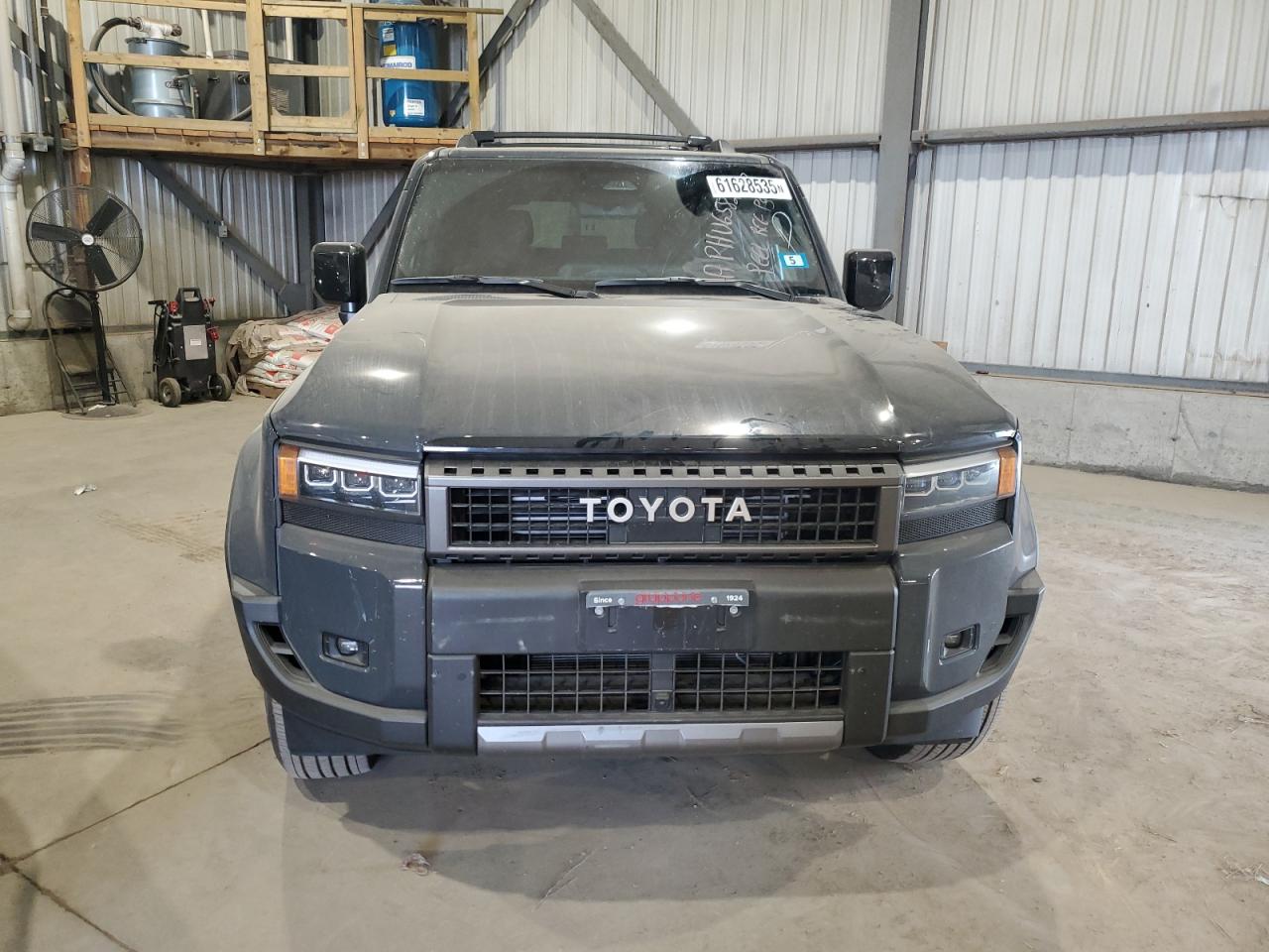 TOYOTA LAND CRUISER BASE