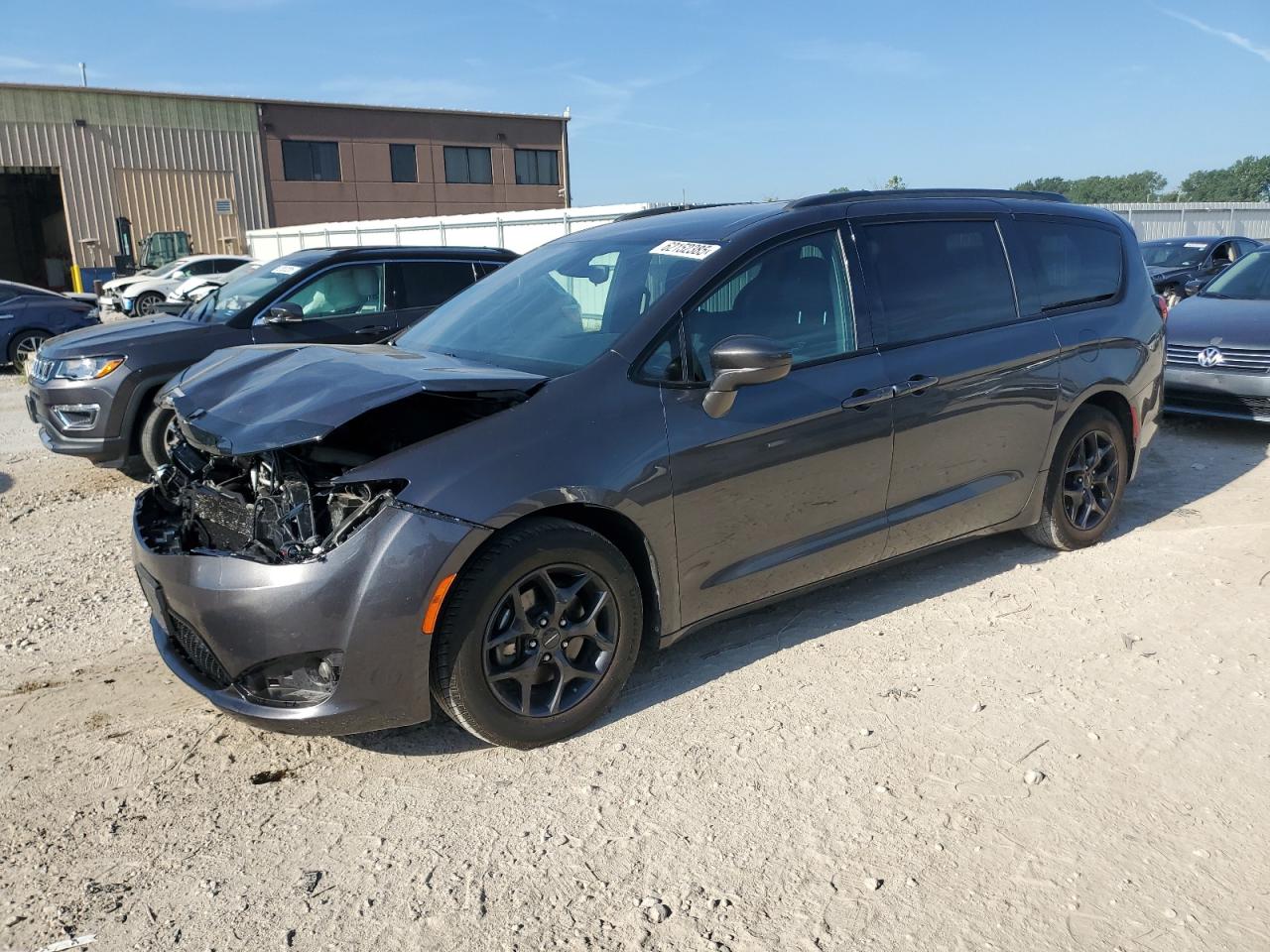 CHRYSLER PACIFICA TOURING PLUS