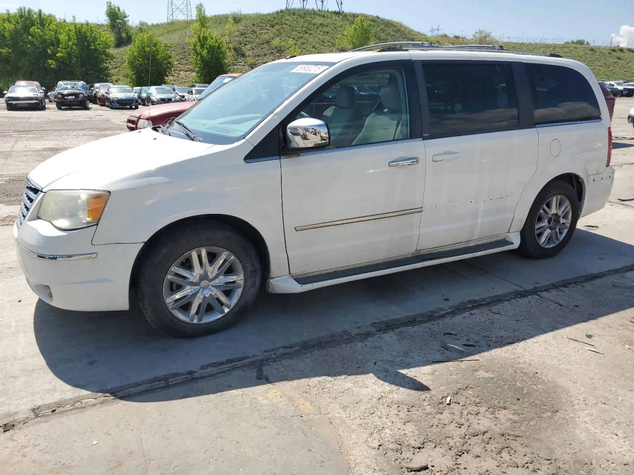 CHRYSLER TOWN & COUNTRY LIMITED