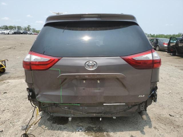 2017 TOYOTA SIENNA XLE 5TDYZ3DC0HS786311