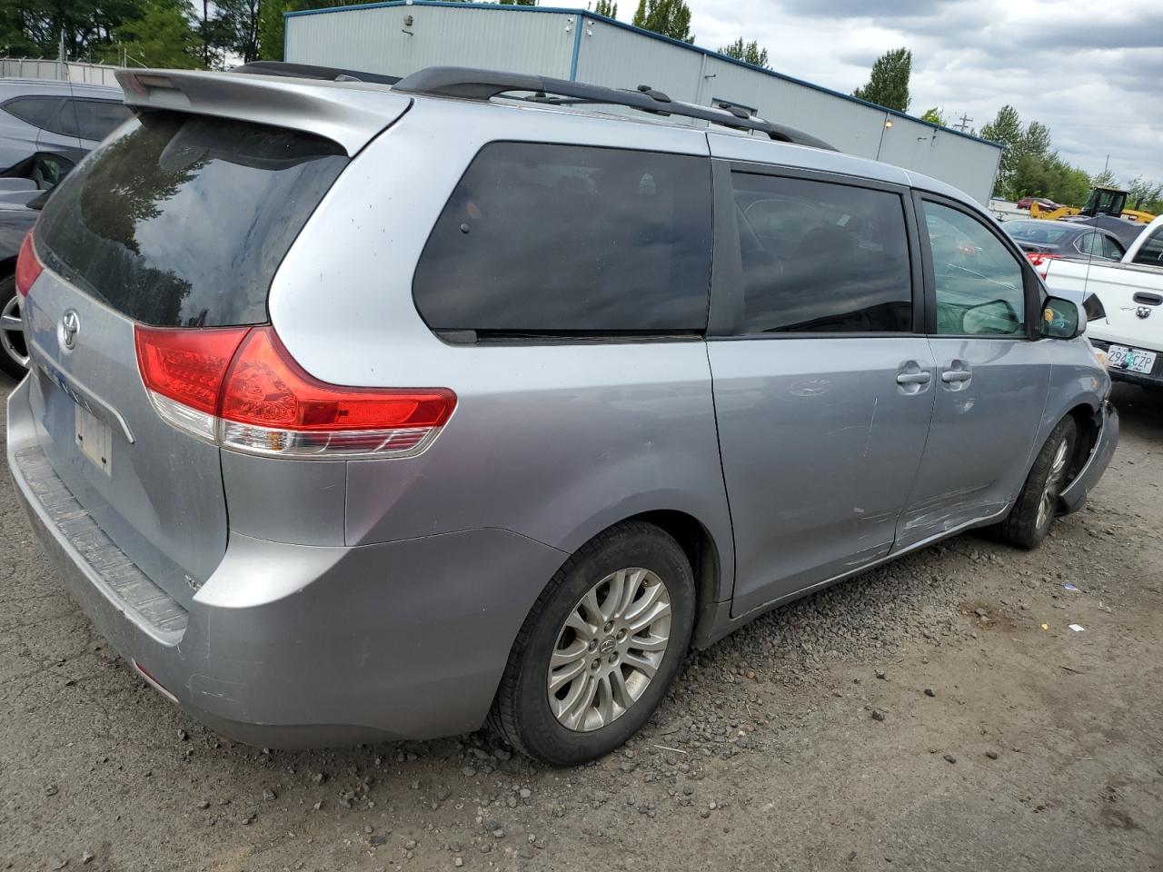 TOYOTA SIENNA XLE