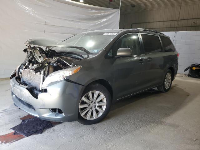 TOYOTA SIENNA LE