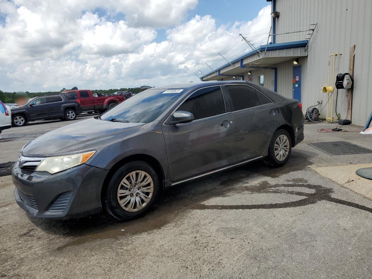 TOYOTA CAMRY BASE