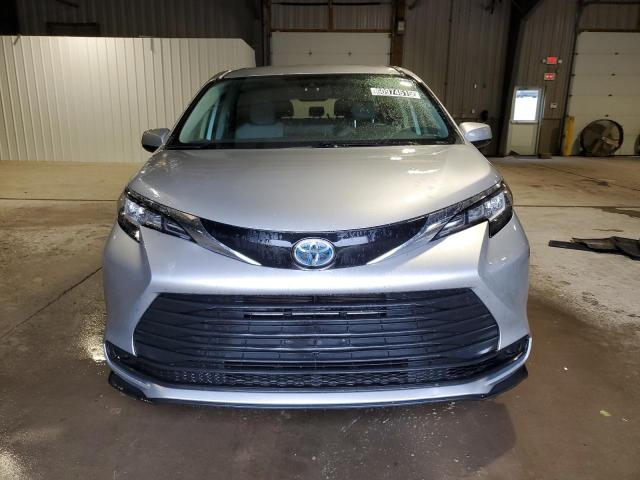 2022 TOYOTA SIENNA LE 5TDKRKEC2NS090169