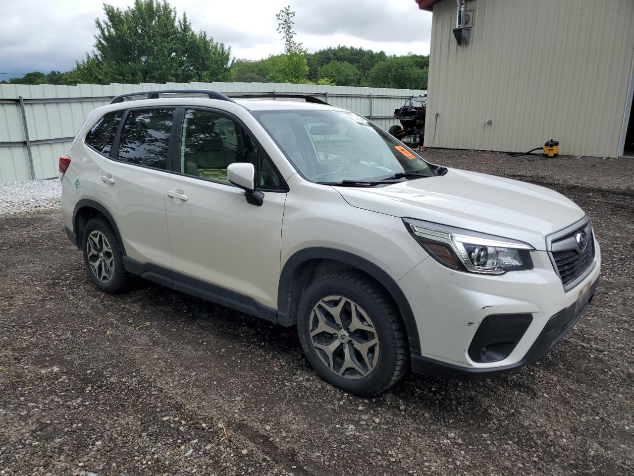 SUBARU FORESTER PREMIUM