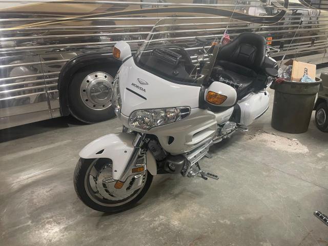 HONDA GL1800 2005 white road/str gas 1HFSC47045A408862 photo #3