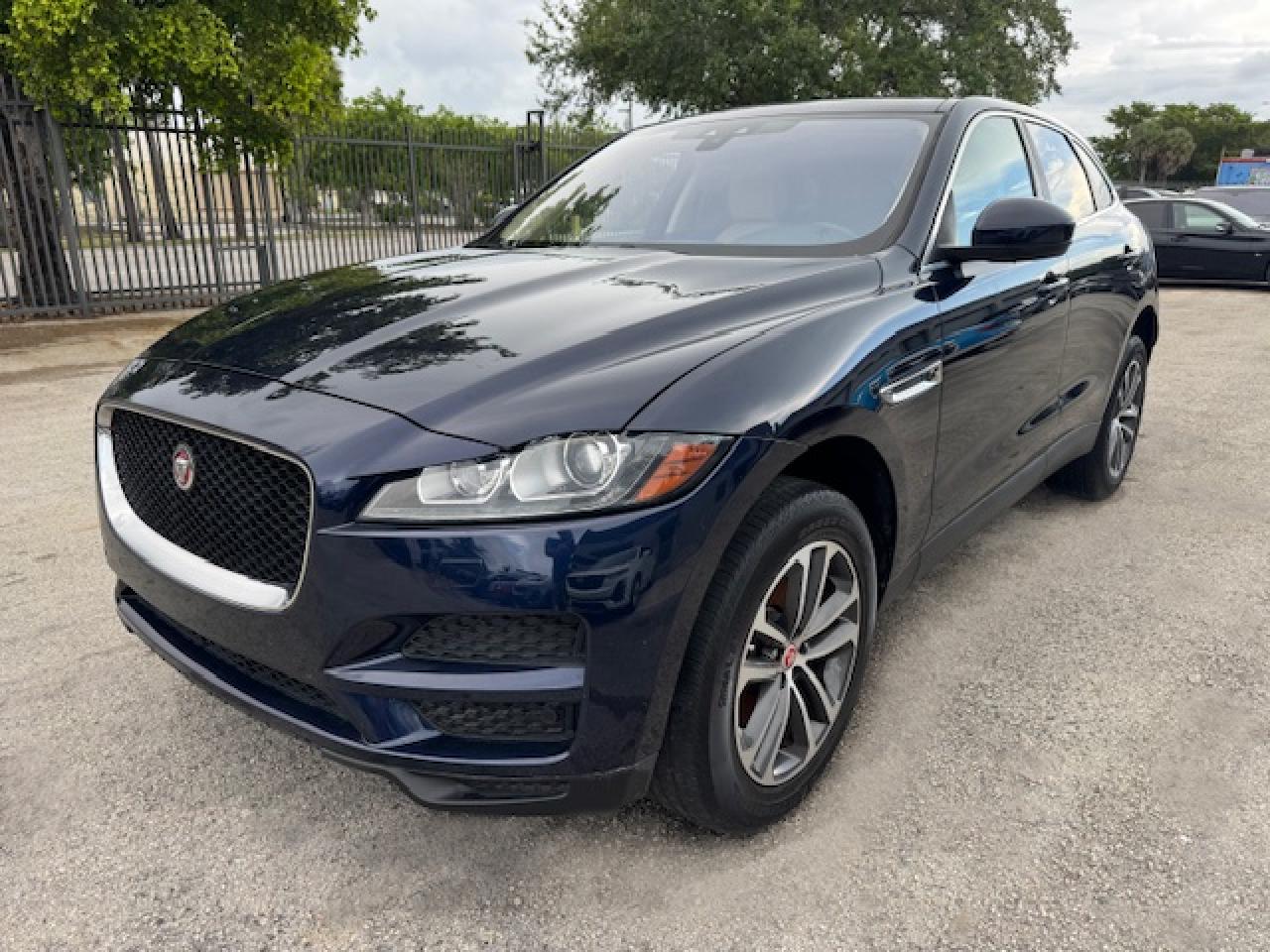 JAGUAR F-PACE PREMIUM