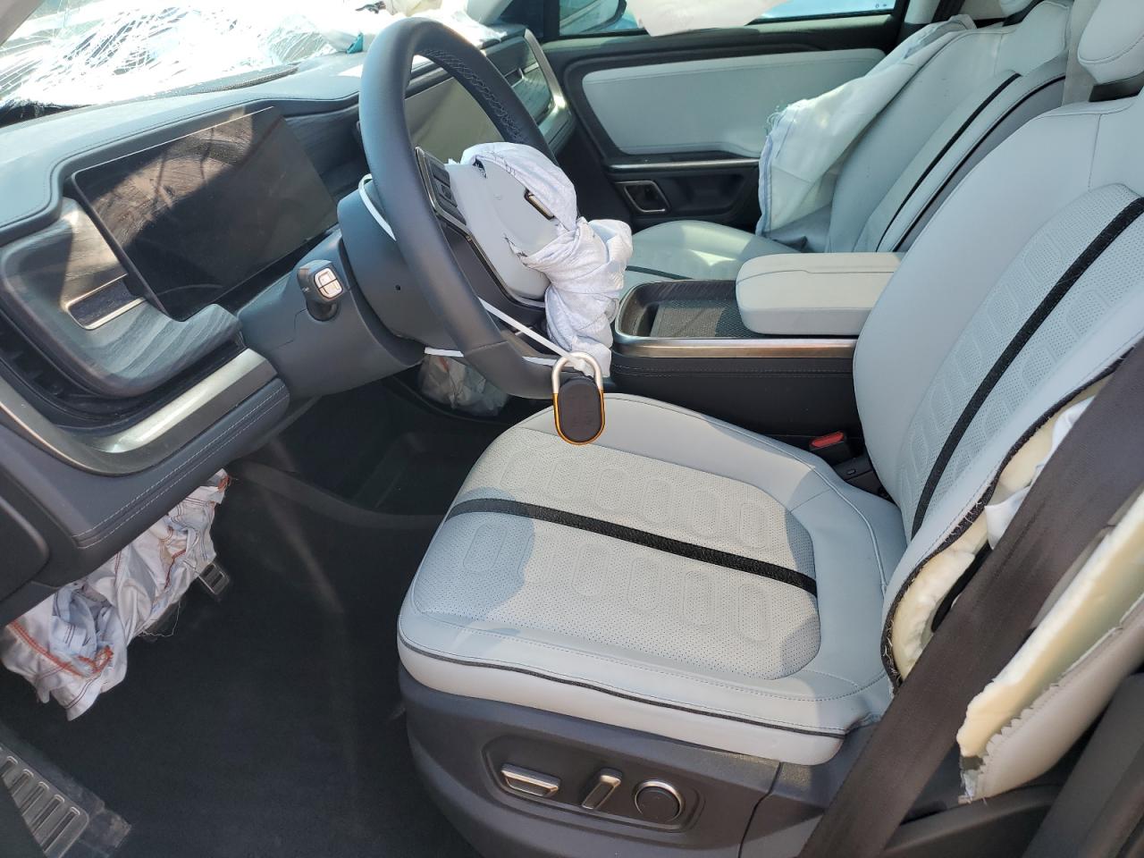 RIVIAN R1S ADVENTURE