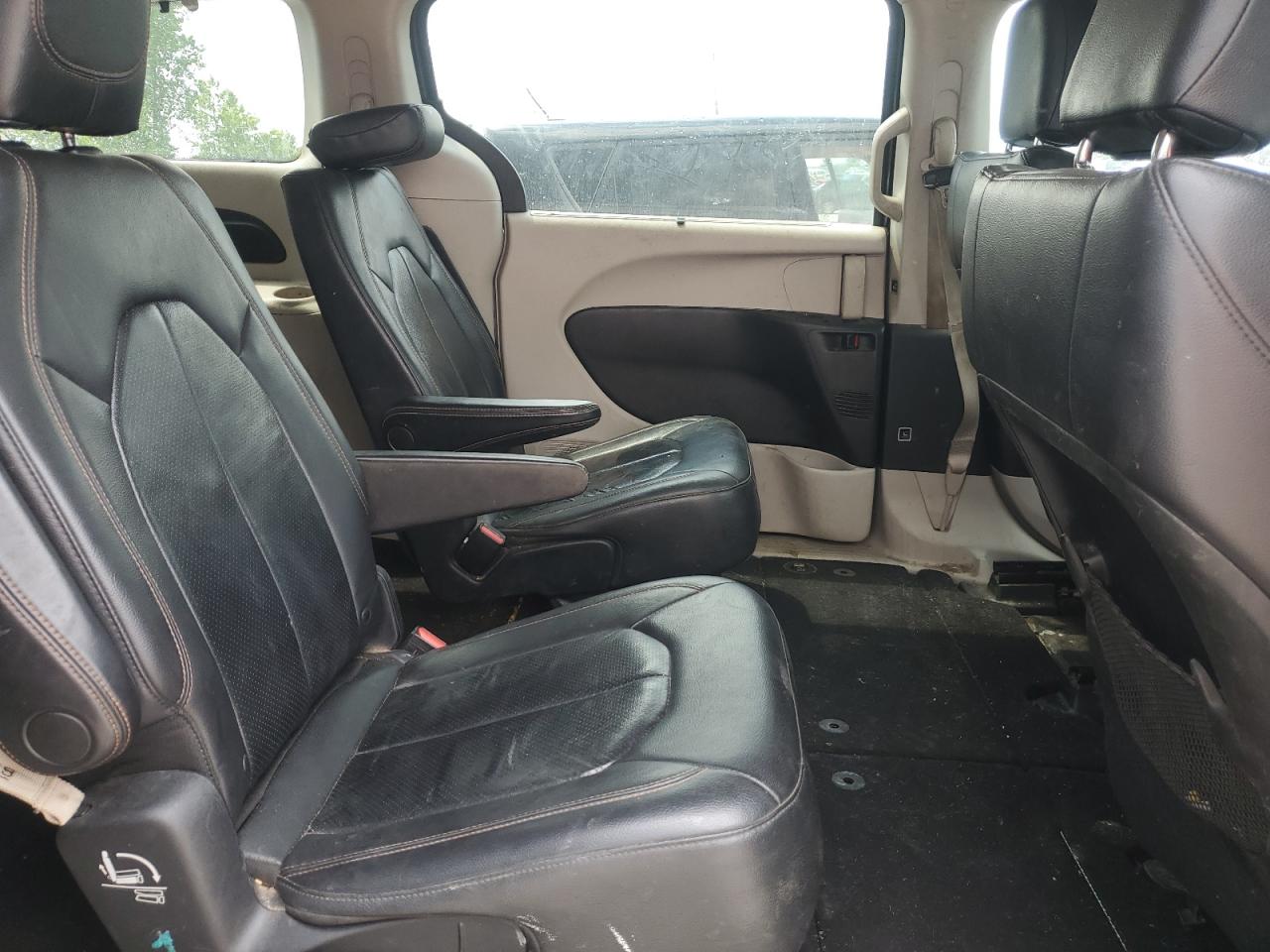 CHRYSLER PACIFICA TOURING L