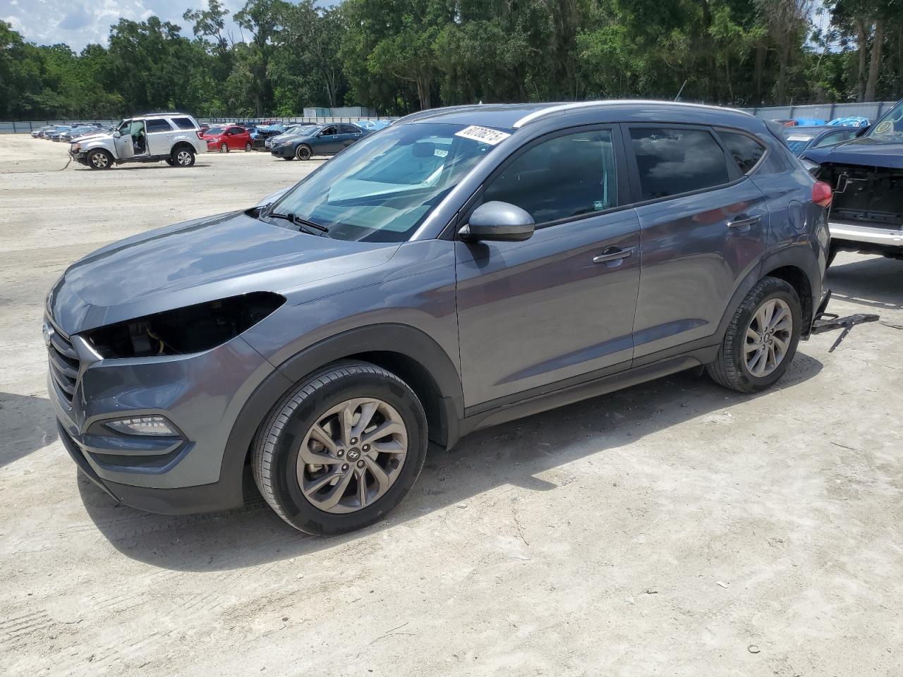  Salvage Hyundai TUCSON