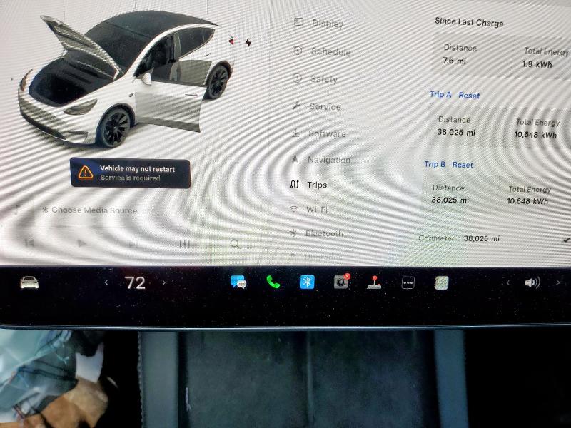 2021 TESLA MODEL Y 5YJYGDEE8MF186002