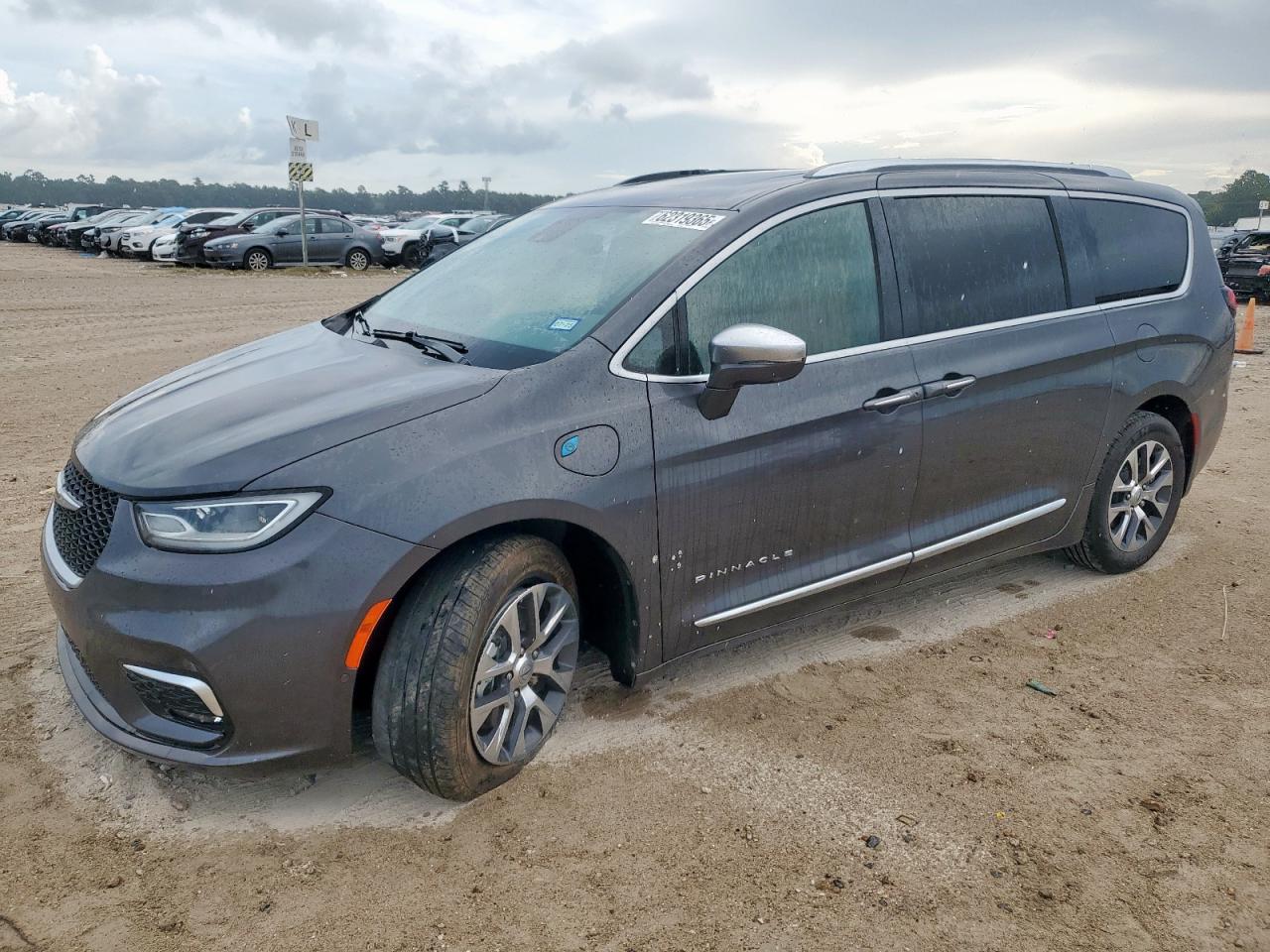 CHRYSLER PACIFICA HYBRID PINNACLE