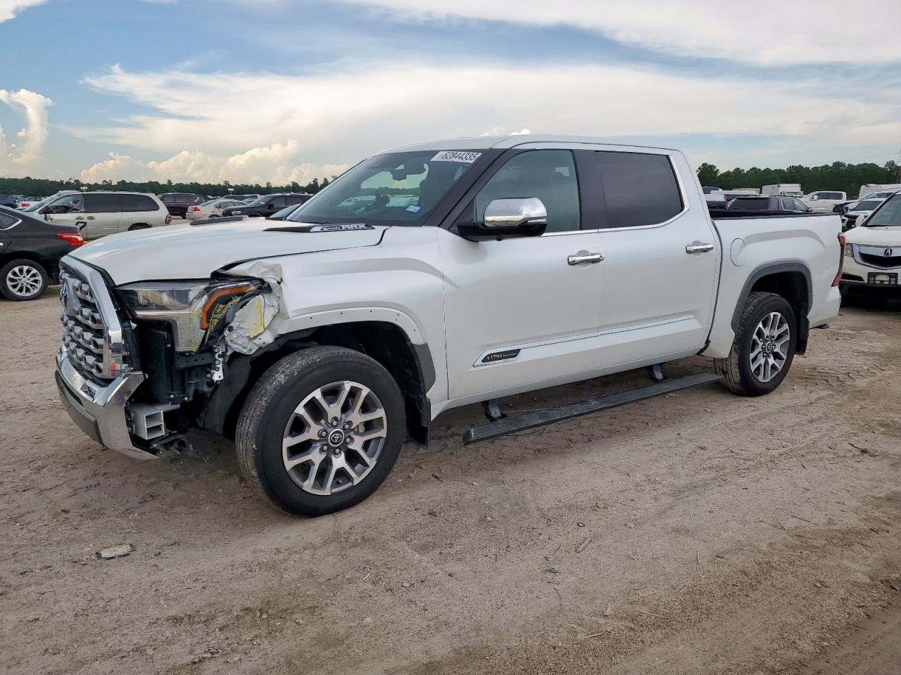 TOYOTA TUNDRA CREWMAX PLATINUM