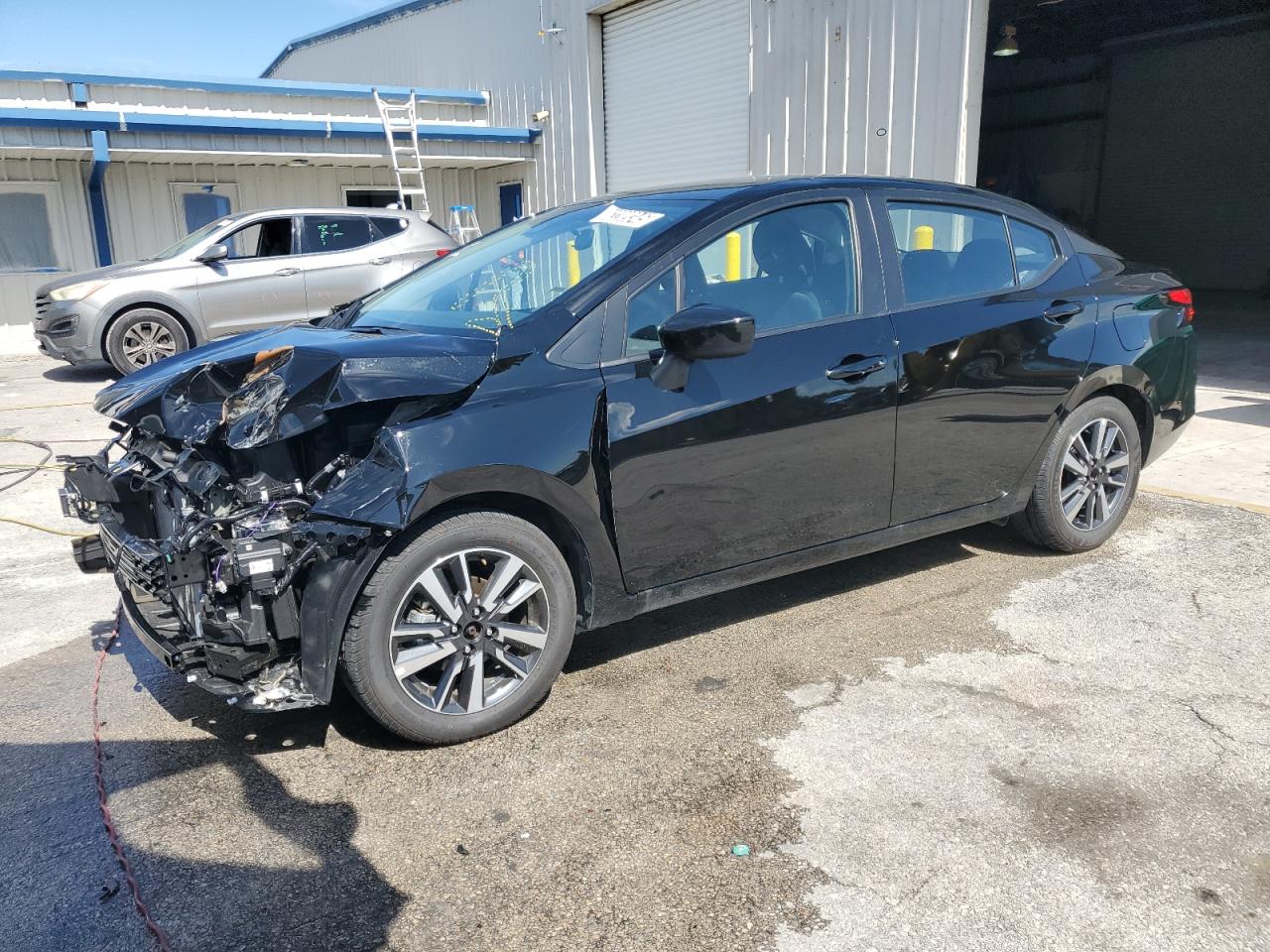 NISSAN VERSA SV