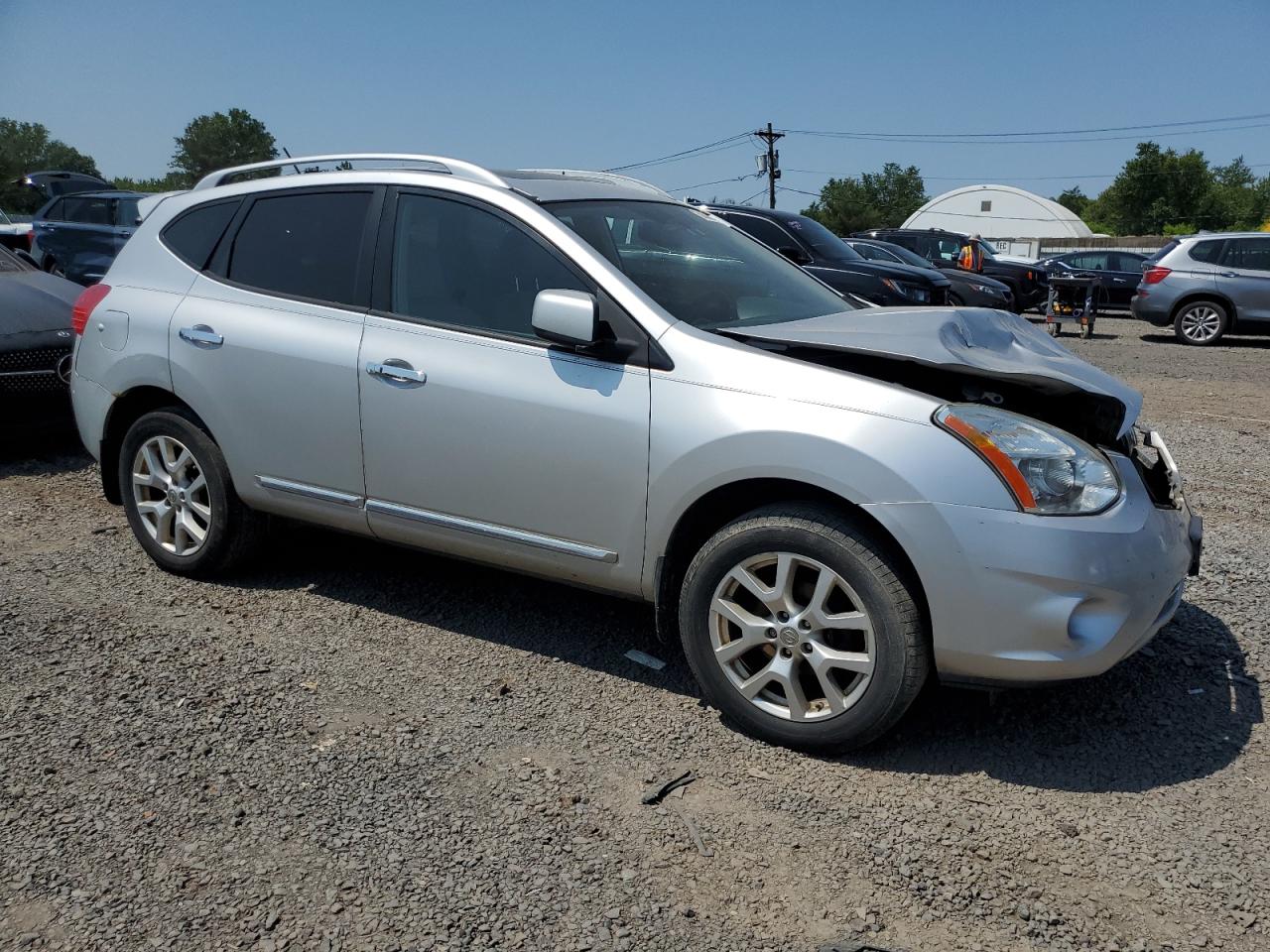Nissan Rogue s 2011