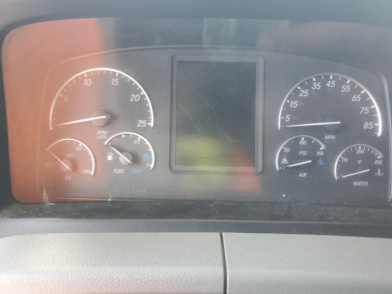 Lot #3313447932 2020 FREIGHTLINER CASCADIA 126