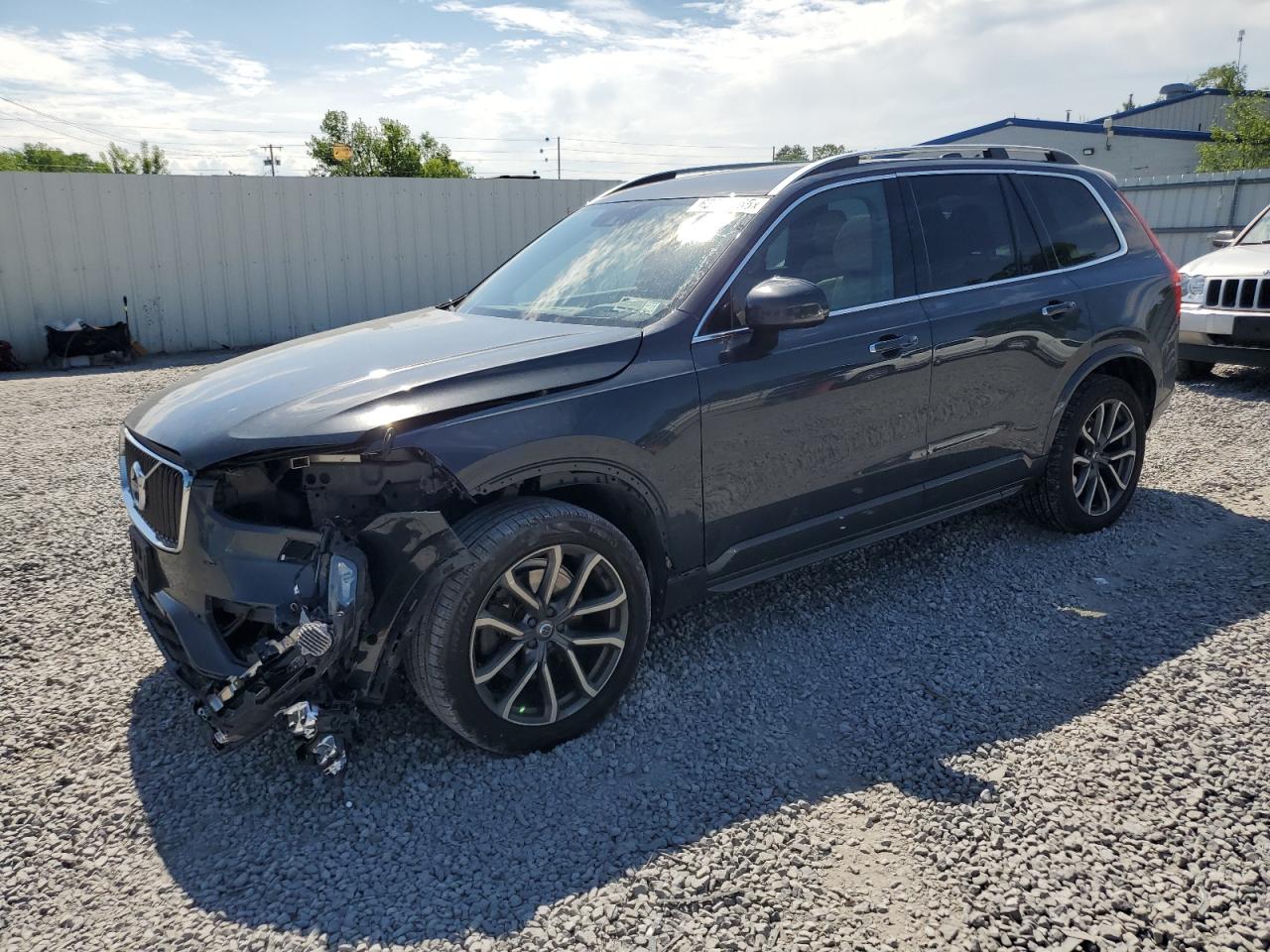 VOLVO XC90 T5