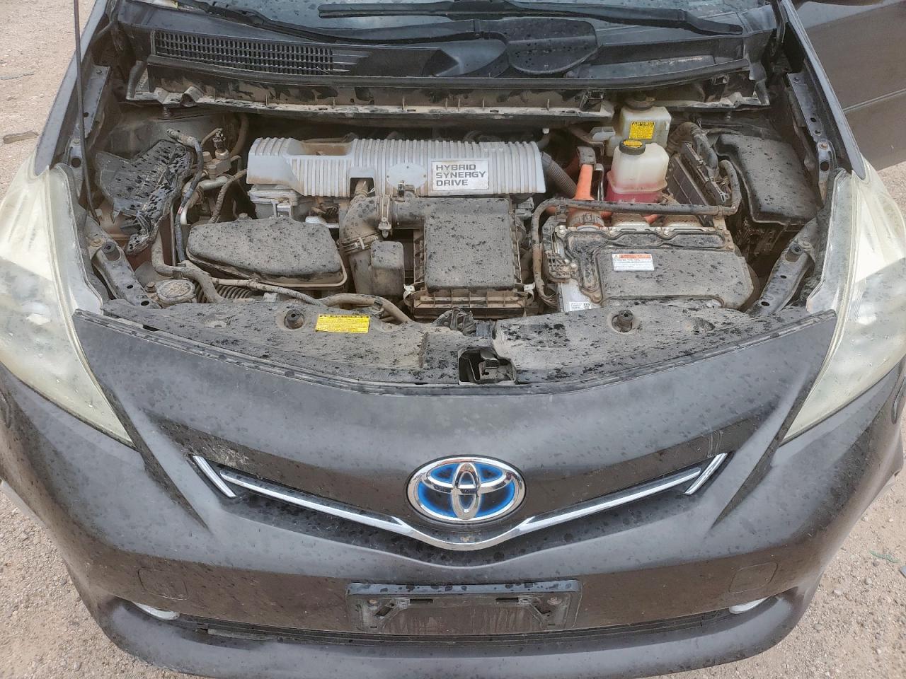 TOYOTA PRIUS V