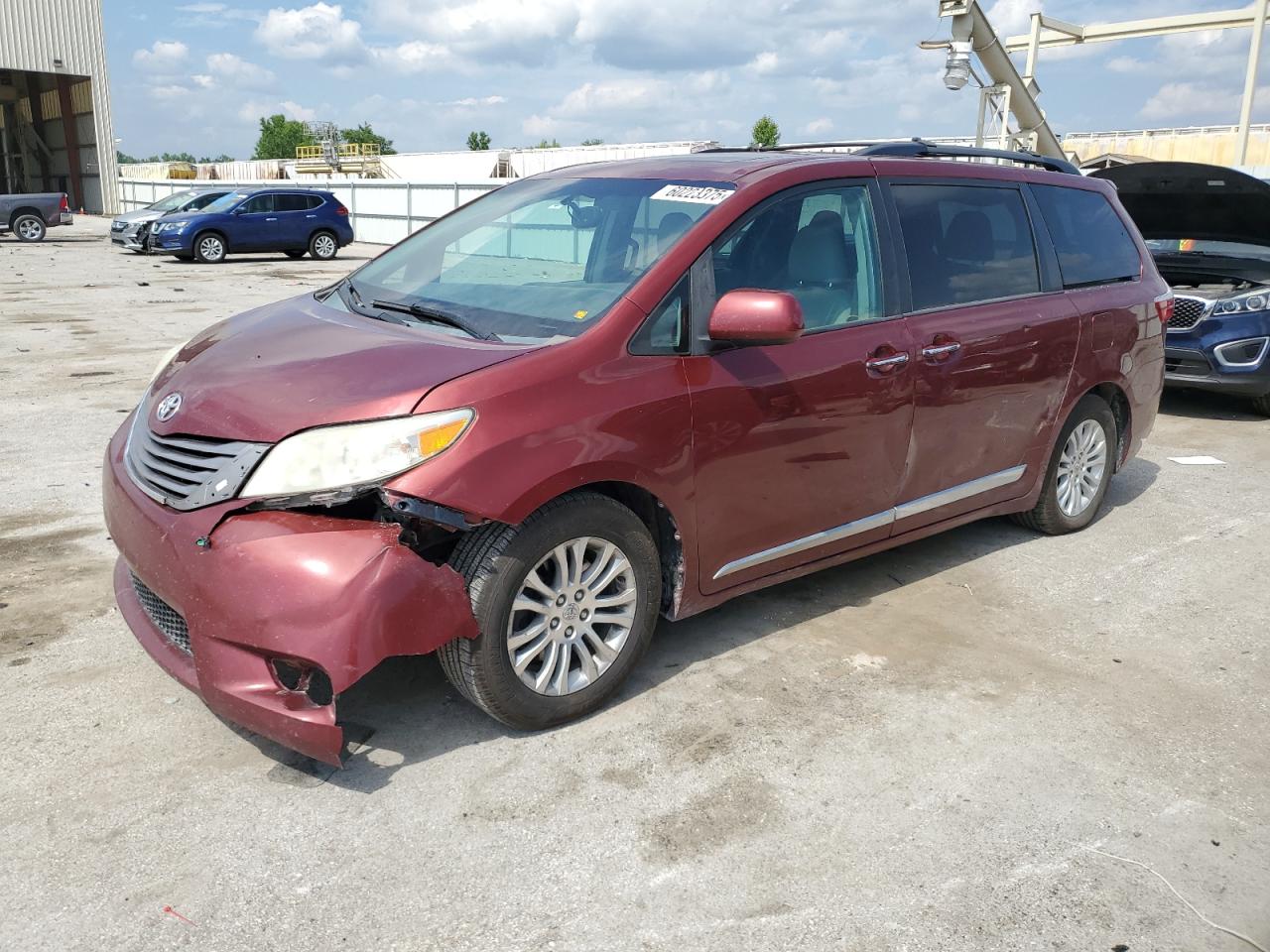TOYOTA SIENNA XLE