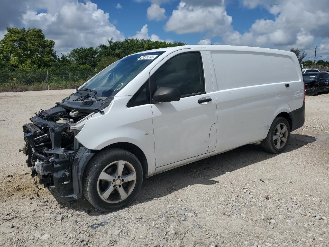 MERCEDES-BENZ METRIS