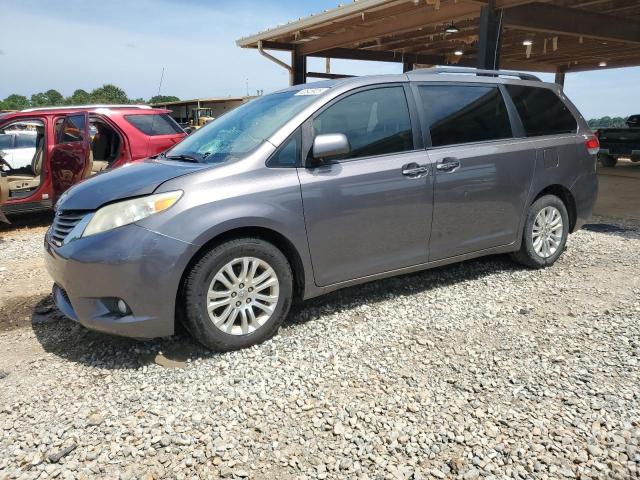 TOYOTA SIENNA XLE