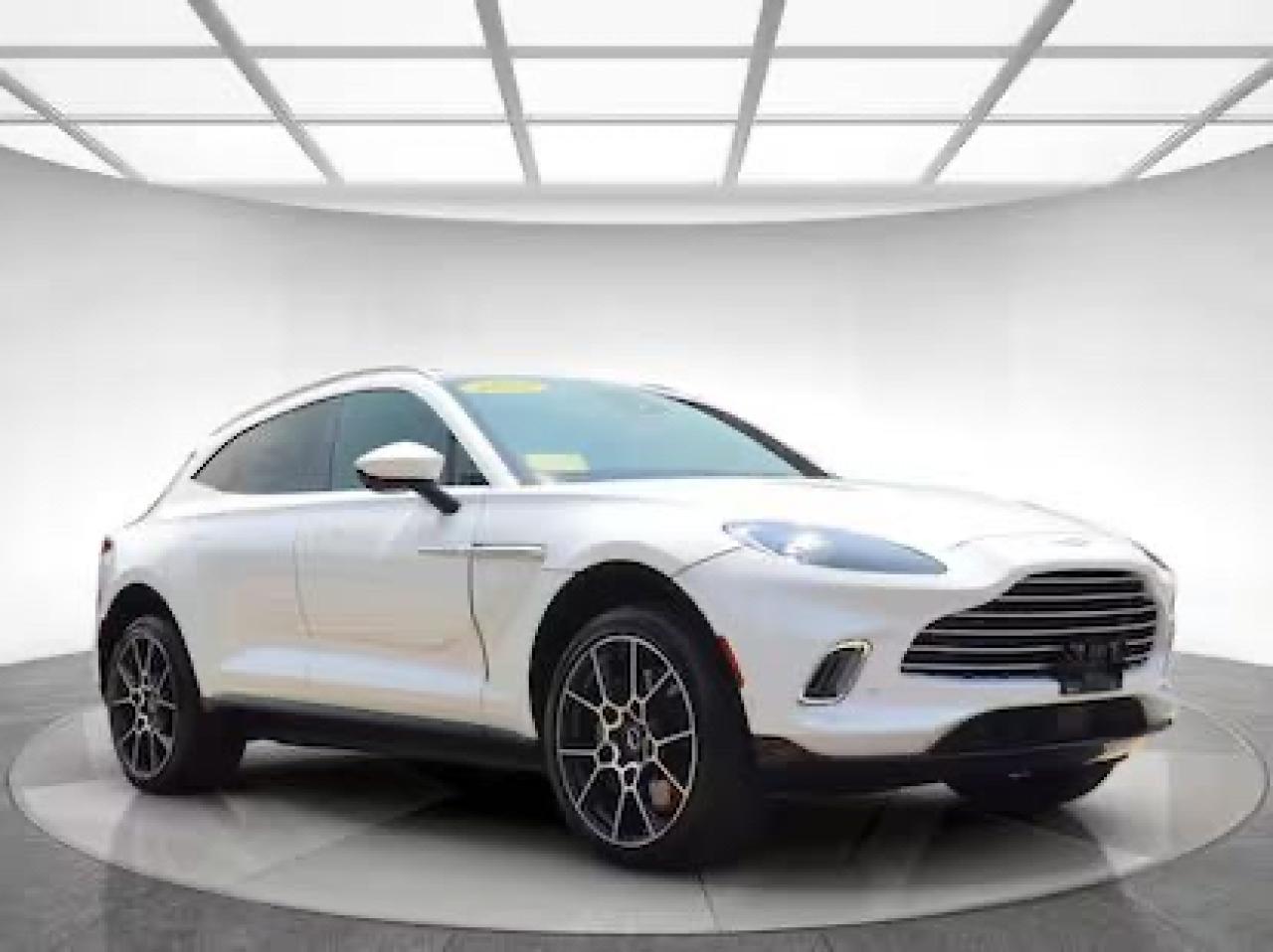 ASTON MARTIN DBX