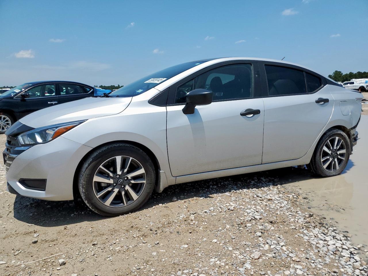 NISSAN VERSA S