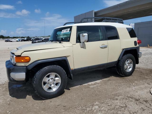 TOYOTA FJ CRUISER