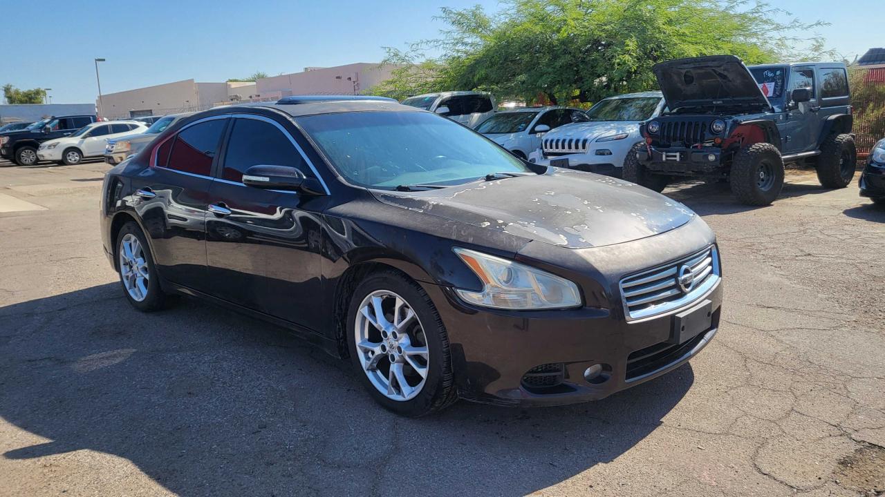 NISSAN MAXIMA S