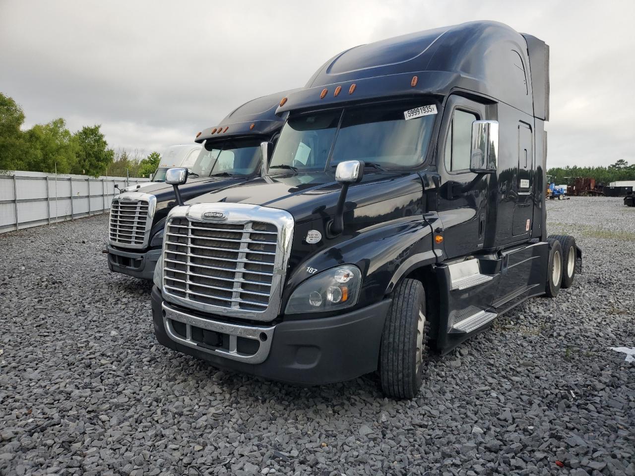 Lot #3180243168 2015 FRHT CASCADIA 1