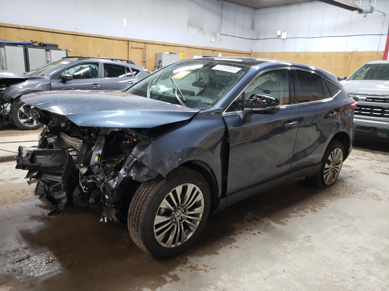 TOYOTA VENZA LE
