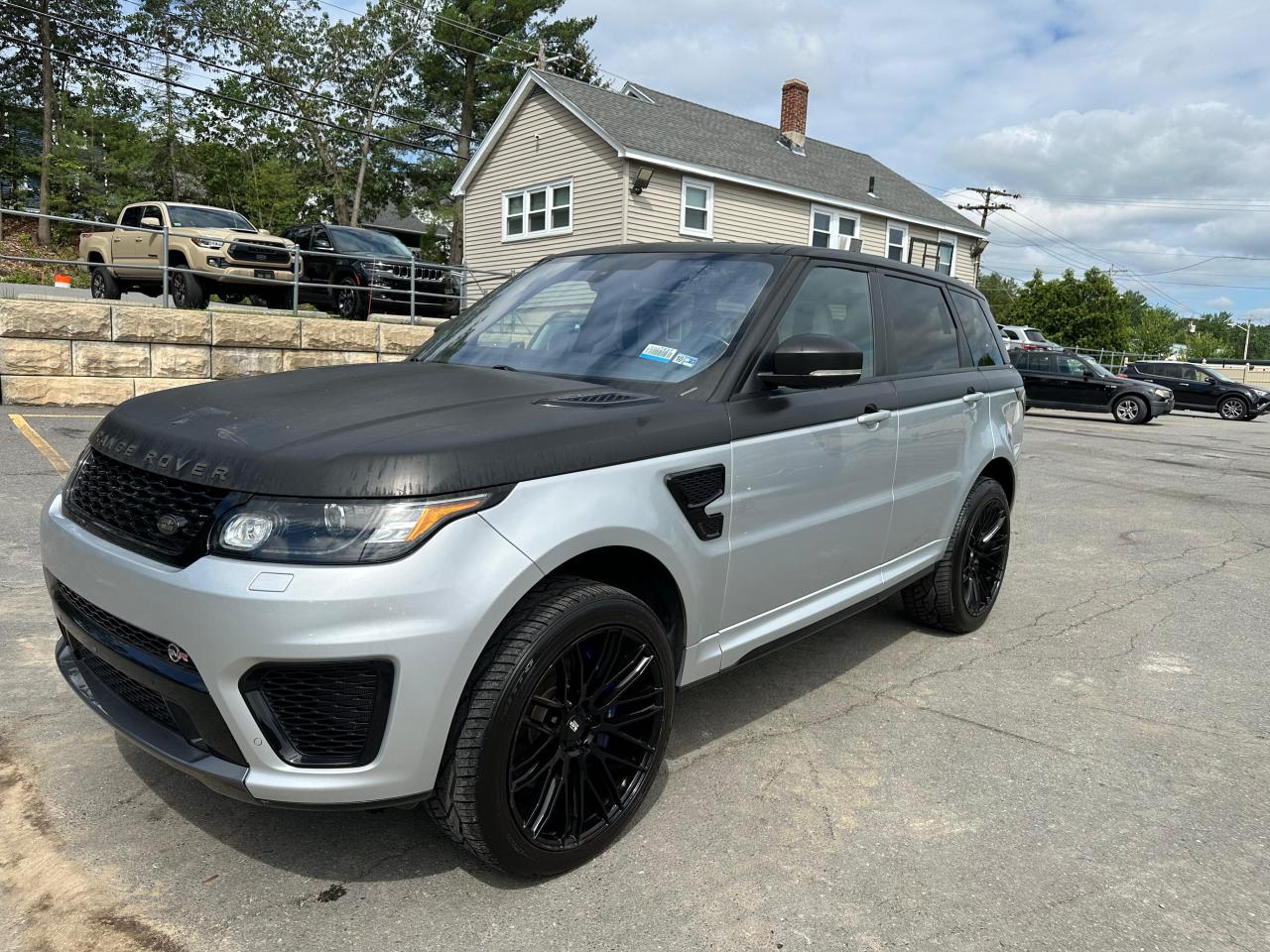 LAND ROVER RANGE ROVER SVR