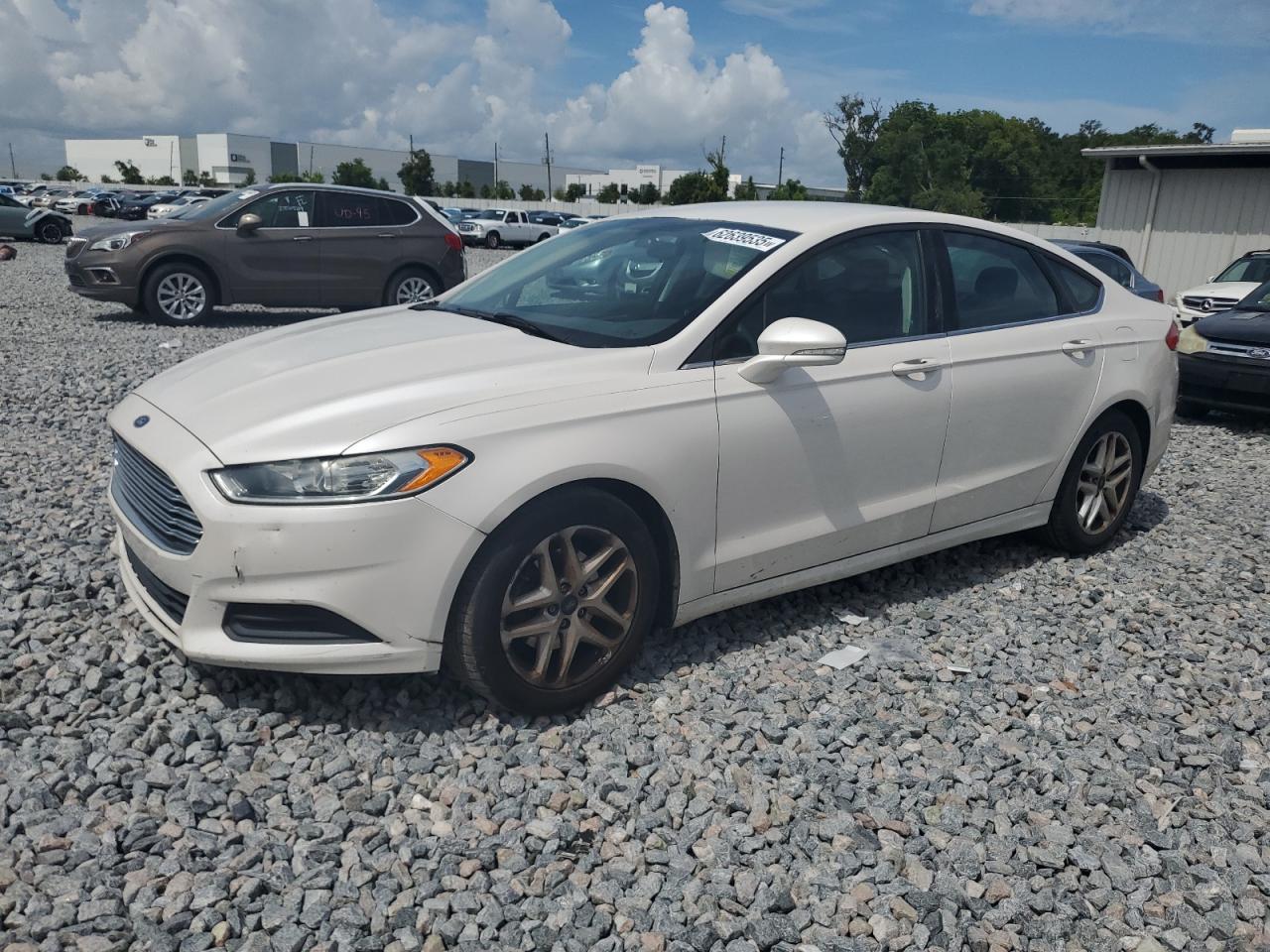 FORD FUSION SE