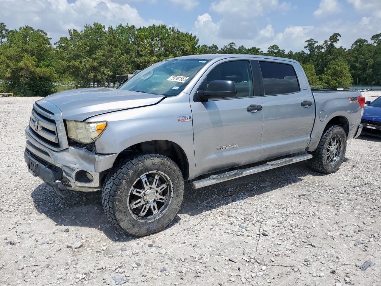 TOYOTA TUNDRA CREWMAX SR5