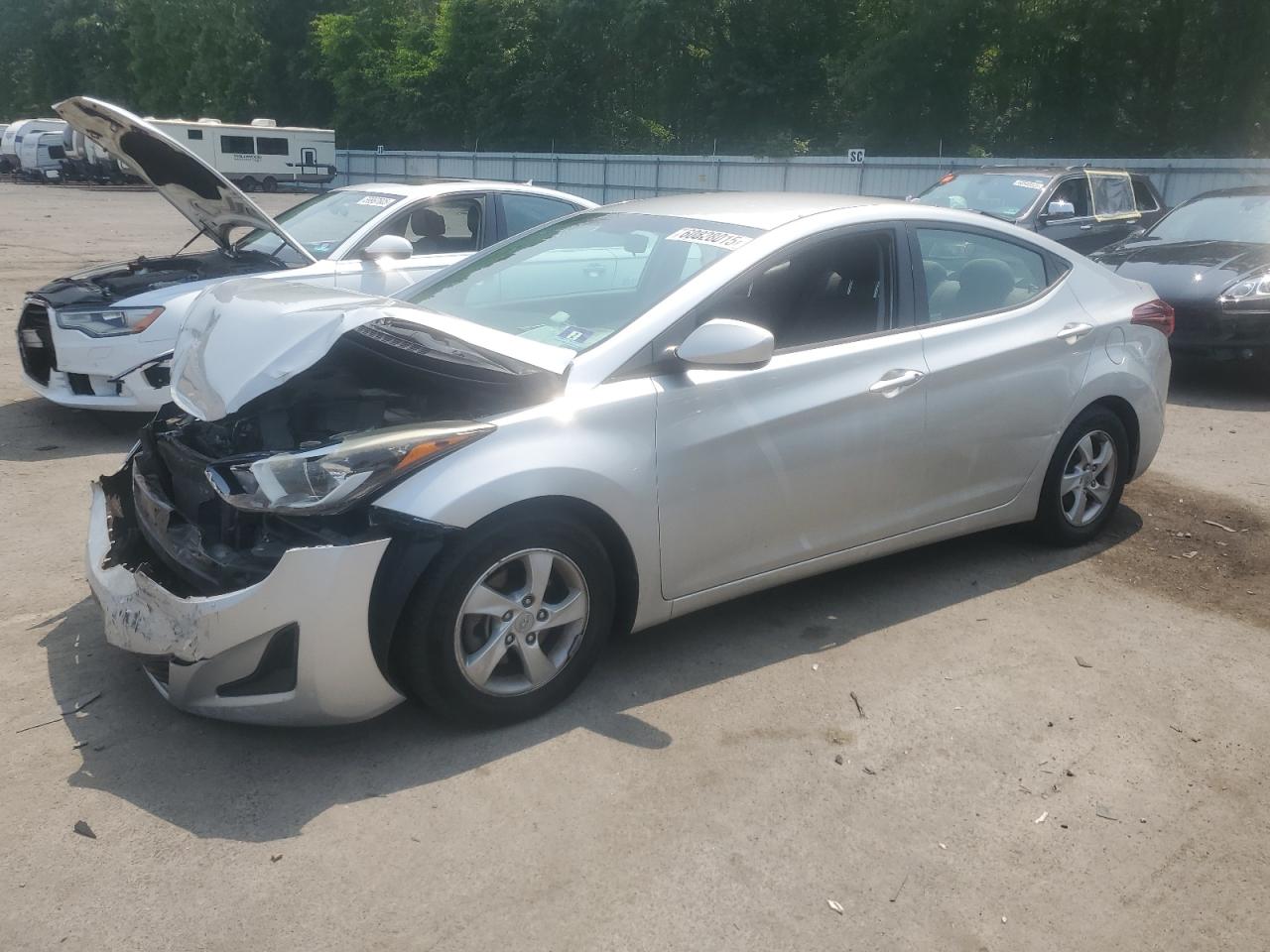 HYUNDAI ELANTRA SE