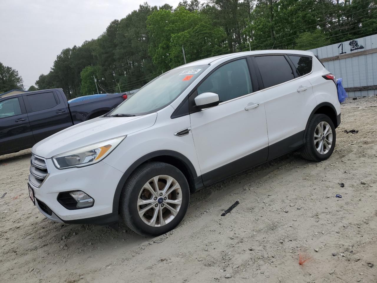 FORD ESCAPE SE
