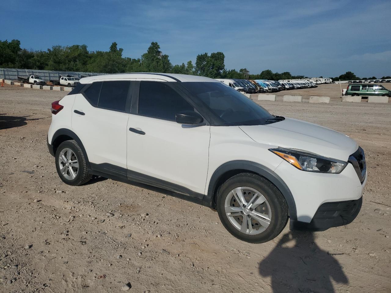NISSAN KICKS S