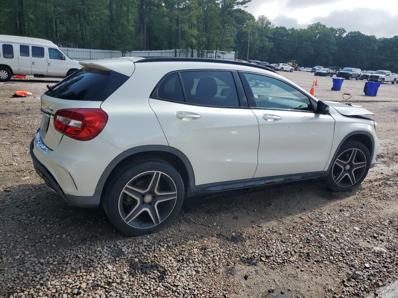 MERCEDES-BENZ GLA-CLASS 2017