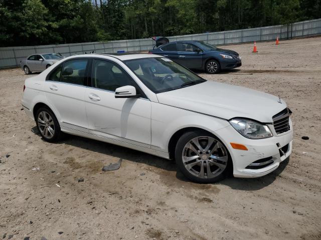2013 MERCEDES-BENZ C 250 - WDDGF4HB5DR272738